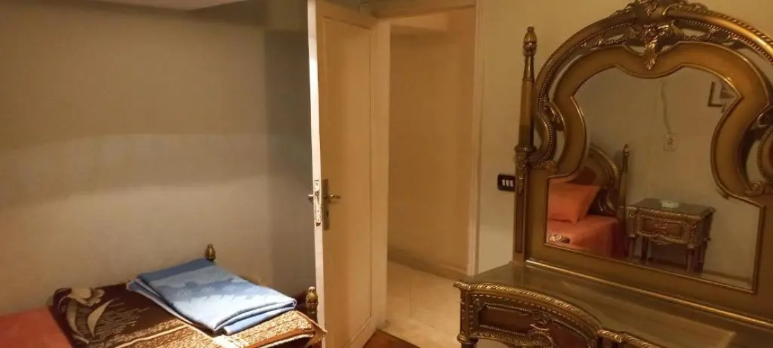 300 sqm2 flat in Cairo