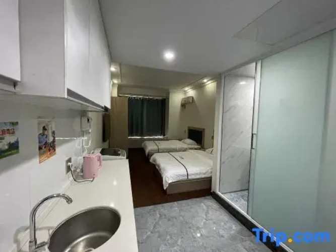 Hangzhou Linping Junhang Hotel