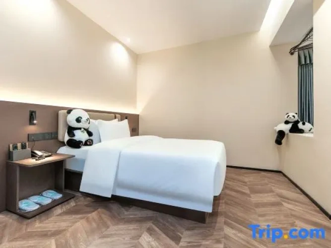 Standard Triple Family room