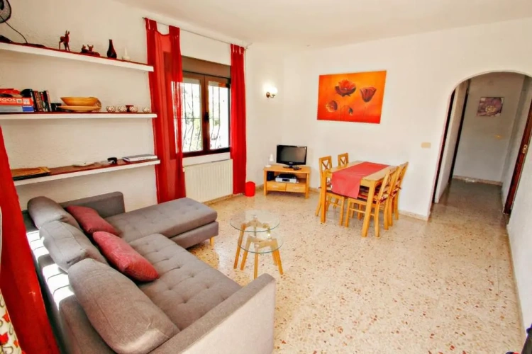 2 Bedrooms Cottage