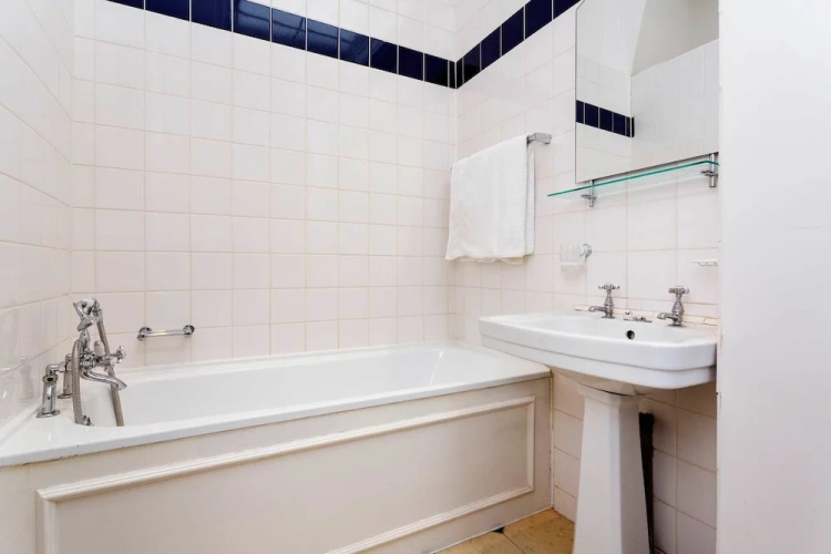 Queen's Gardens Flat