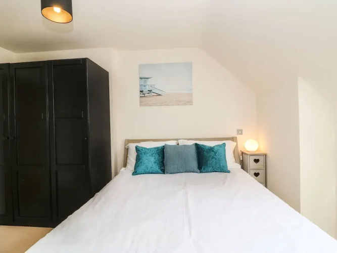 Harbour Reach 6