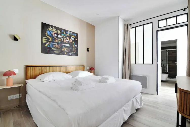 Charming Aptt With Patio - 2bd/4p - Monceau Park