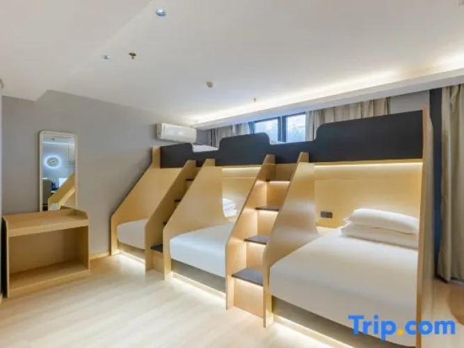 Standard Quintuple room