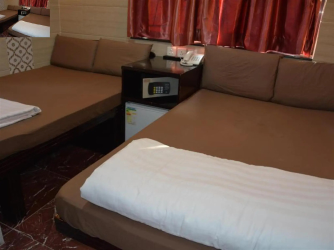Everest Guest House