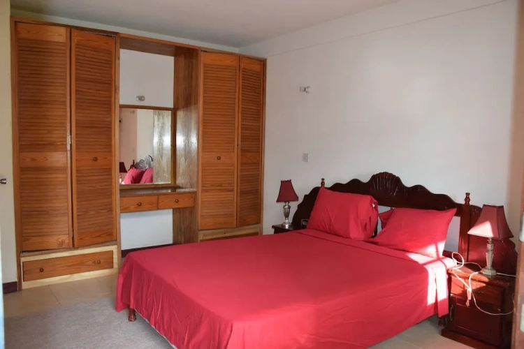 5 Bedrooms Deluxe Cottage