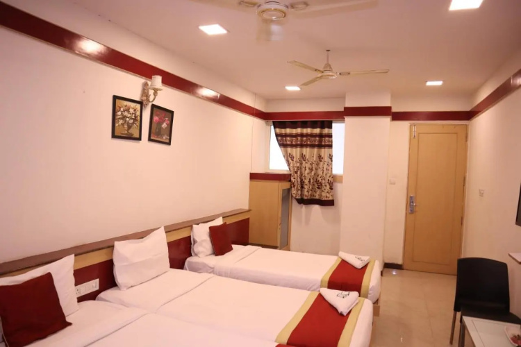 Smilestay Sri Sai ram Suites