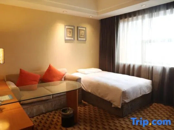 2 Bedrooms Triple Family Suite