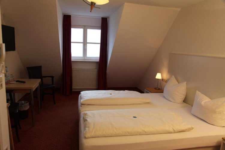 Standard Double room with lake view