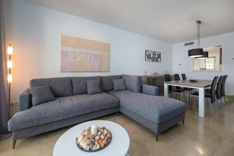 3 Bedrooms Apartment