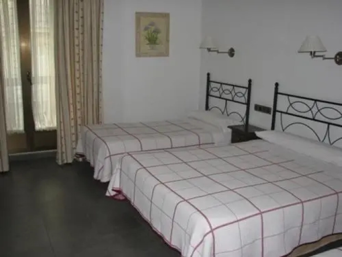 Hostal Ivor y Hostal Mayrit