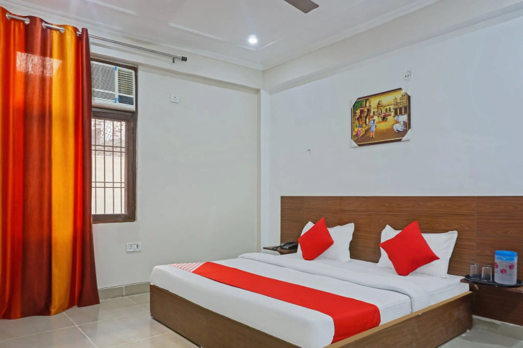 OYO 37169 Hotel Quadis