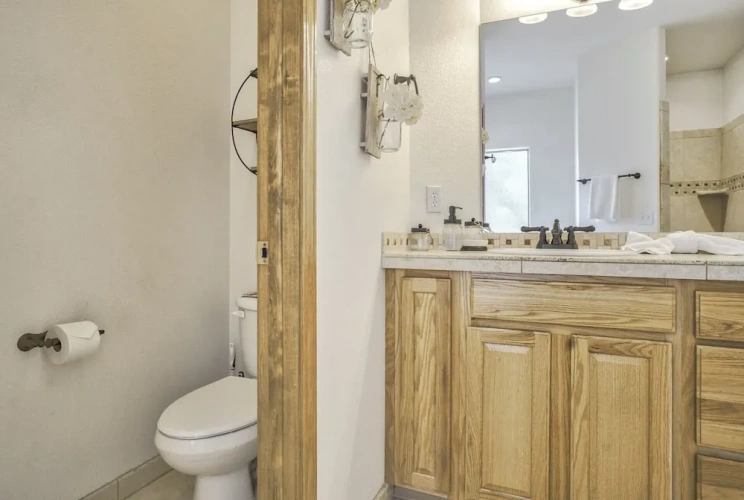 4 Bedrooms Cottage