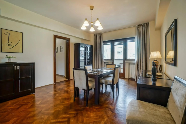 Lovely - 3 Bdr. Serviced Apartment In Old Town