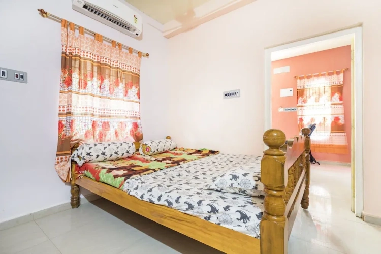 3 Bedrooms Classic Cottage