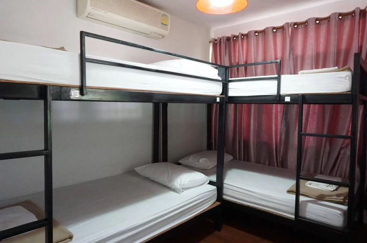 Baan Park Raak Backpacker Hostel