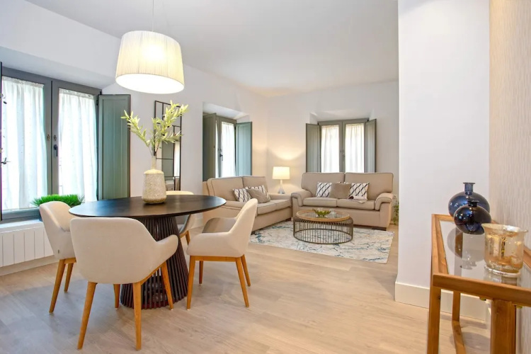 Bright Apartment in Granada Varela