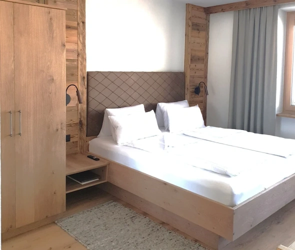 Deluxe Studio