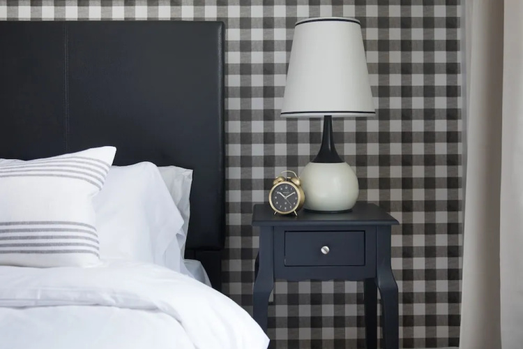 Premier Theater District Suites by Sonder