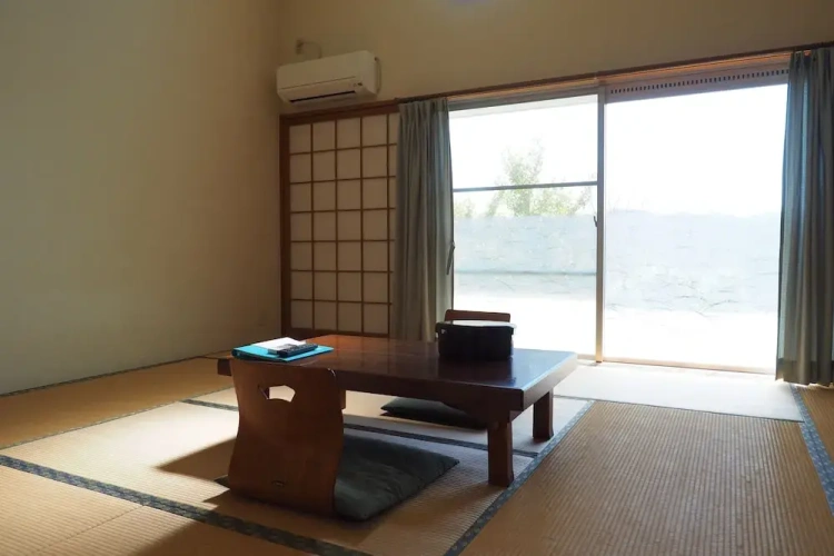 Standard room with partial ocean view