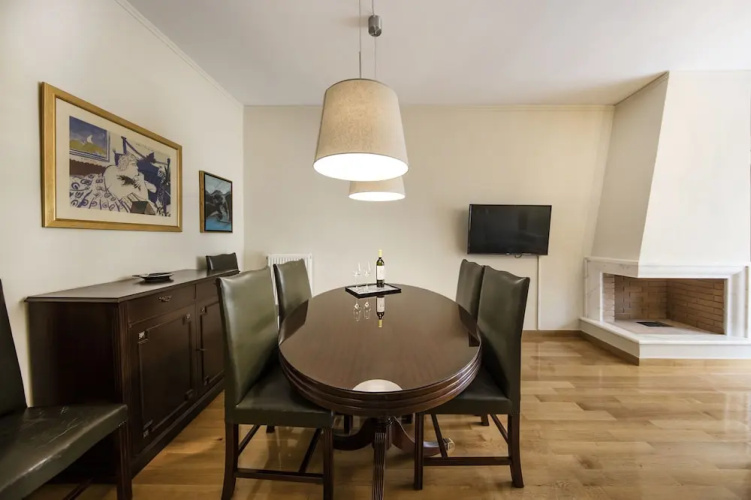 New renovated apt 2' to Acropolis museum