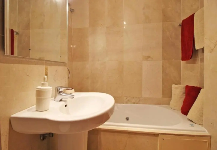 2 Bedrooms Deluxe Apartment