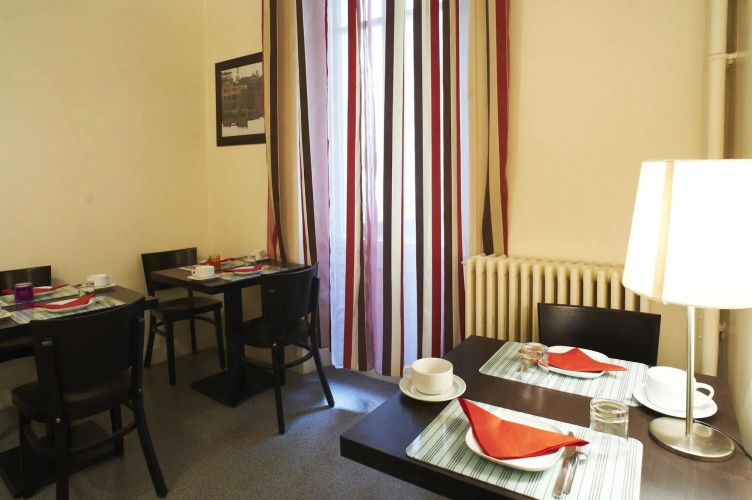 Hôtel Le Petit Duquesne