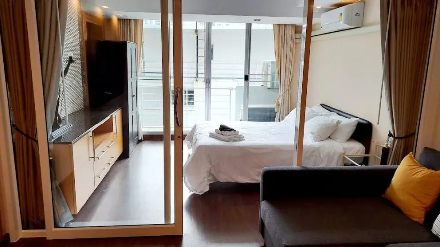 6D - 3 Bedroom Downtown Apartment With Shared Pool
