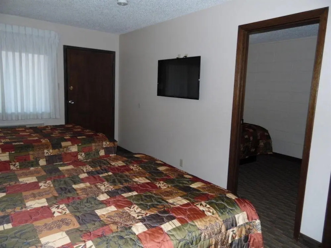 Bear Lodge Motel