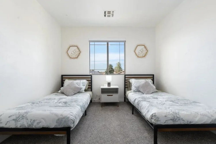 5 BD Gilbert Home 4 Min to Downtown