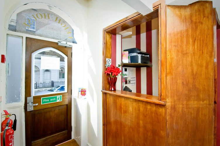 Leigh House Hotel