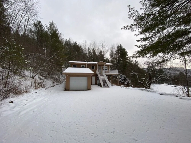 4 Bedrooms Cottage