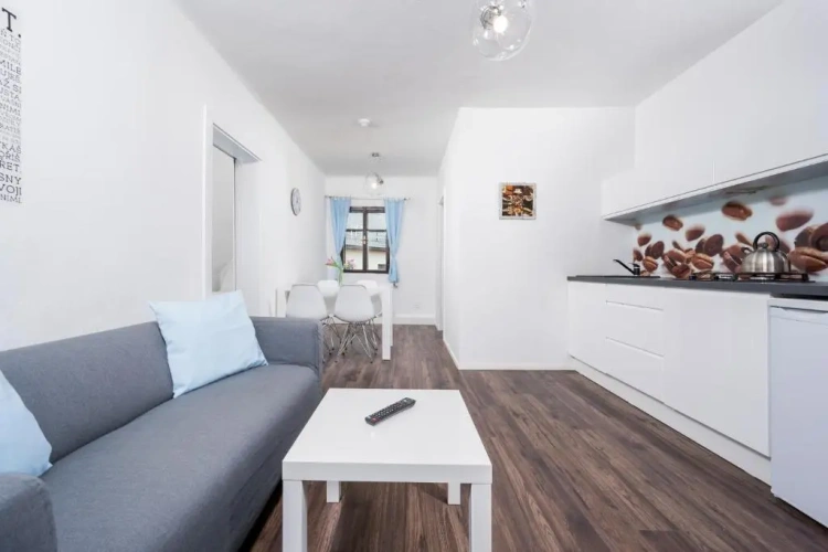 2 Bedrooms Apartment