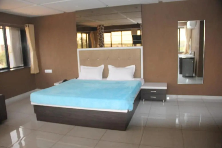 Dev Motel & Banquet