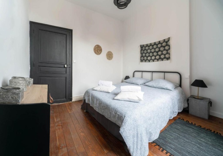 2 Bedrooms Apartment