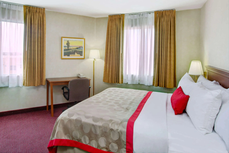 Ramada by Wyndham Hawthorne LAX / LA Stadium