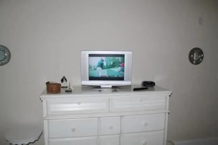 1012 Edgewater