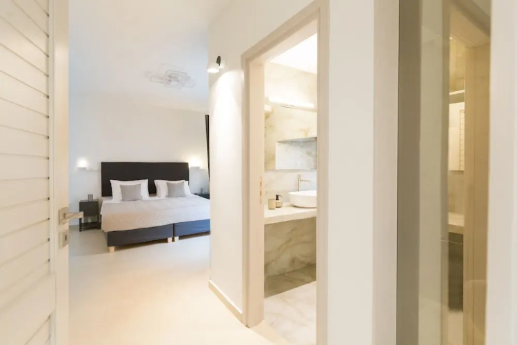 Antigoni's Seaside Lodge