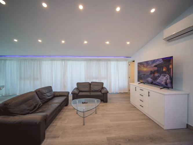 Plaza Achim Penthouse, 300m From Beach!