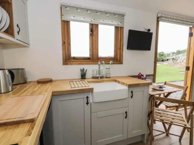 Tan Y Castell Shepherds Hut