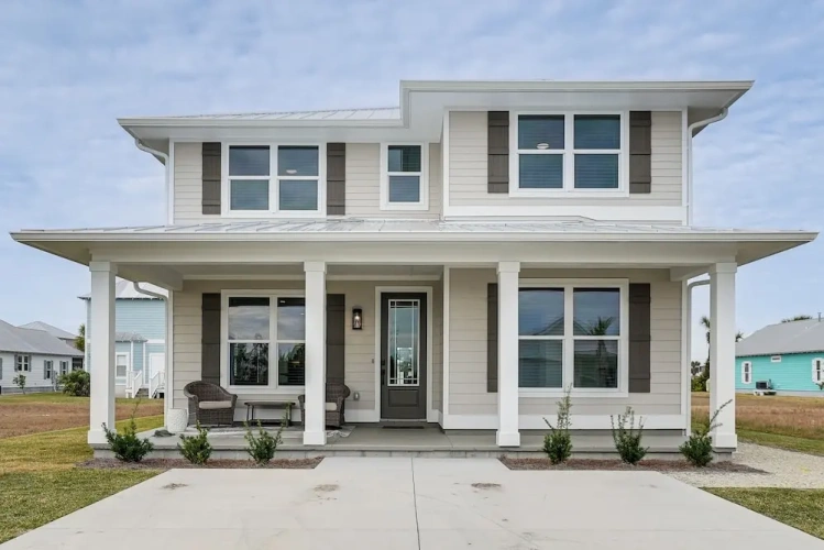 5 Bedrooms Cottage