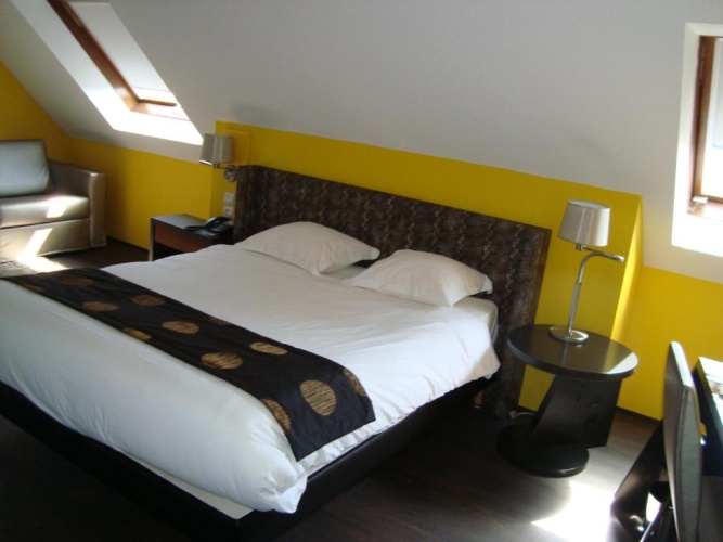 Standard Triple room
