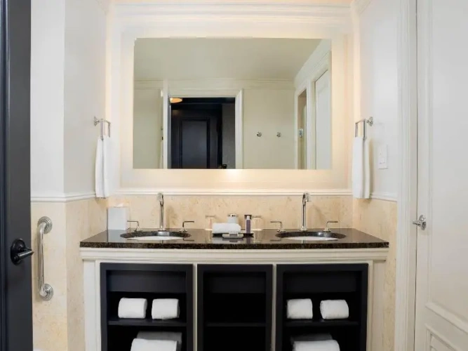 Standard Quadruple room with balcony and oceanfront