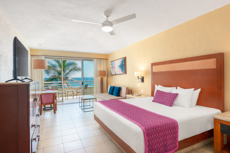GR Solaris Lighthouse Los Cabos Hotel