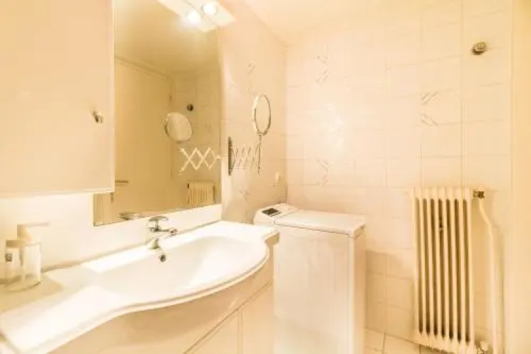 One-Bedroom Apartment - Kolonaki