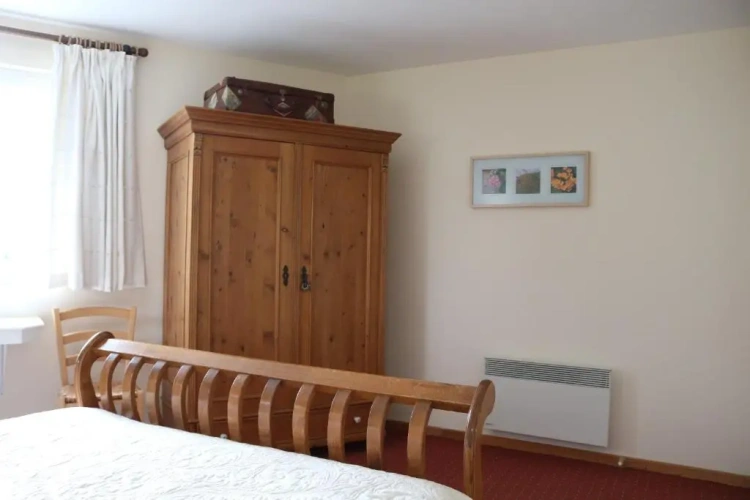 3 Bedrooms Cottage