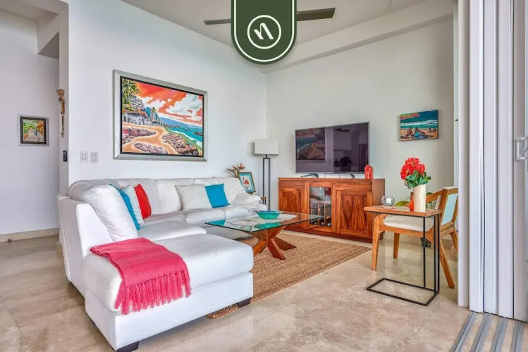 Luxurious 2 BR Condo - Oceanfront - Infinity Pools