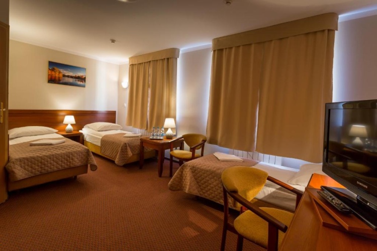 Standard Triple room