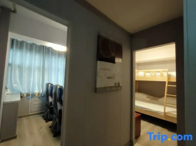Deluxe Triple Suite