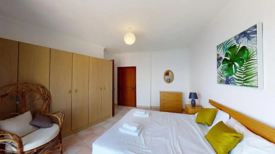 6th floor seafront apartment with open sea views